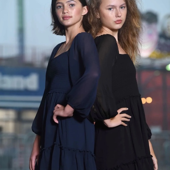 Katie J NYC JUNIOR MOLLY DRESS - M - EUC - Picture 2 of 8